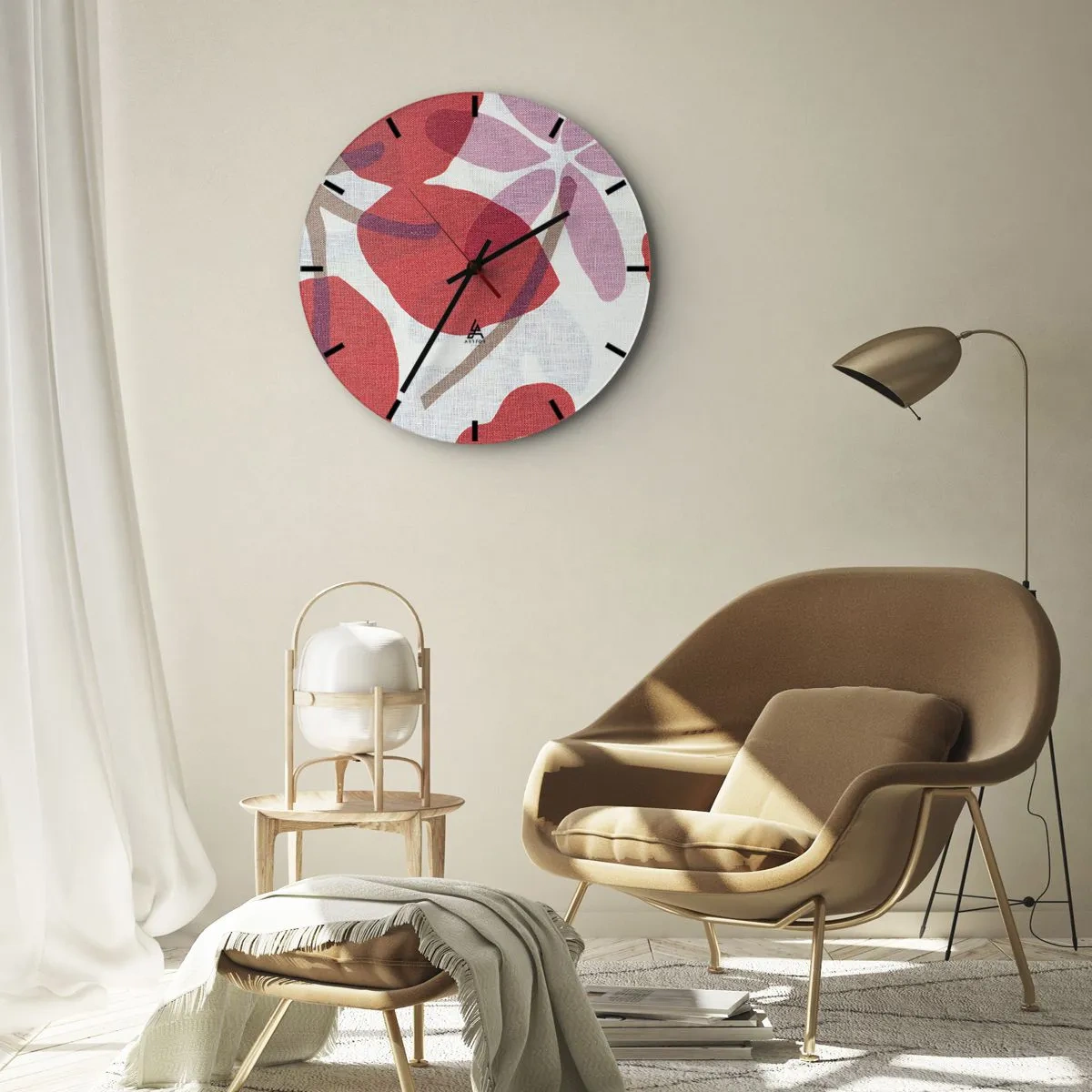 Nástenné hodiny - Ružové a červené listy na bielom pozadí s ľanovou textúrou - 30x30cm - Kvetinová kompozícia v ružovej - Moderná nástenná dekorácia do obývacej izby, kuchyne a spálne ARTTOR