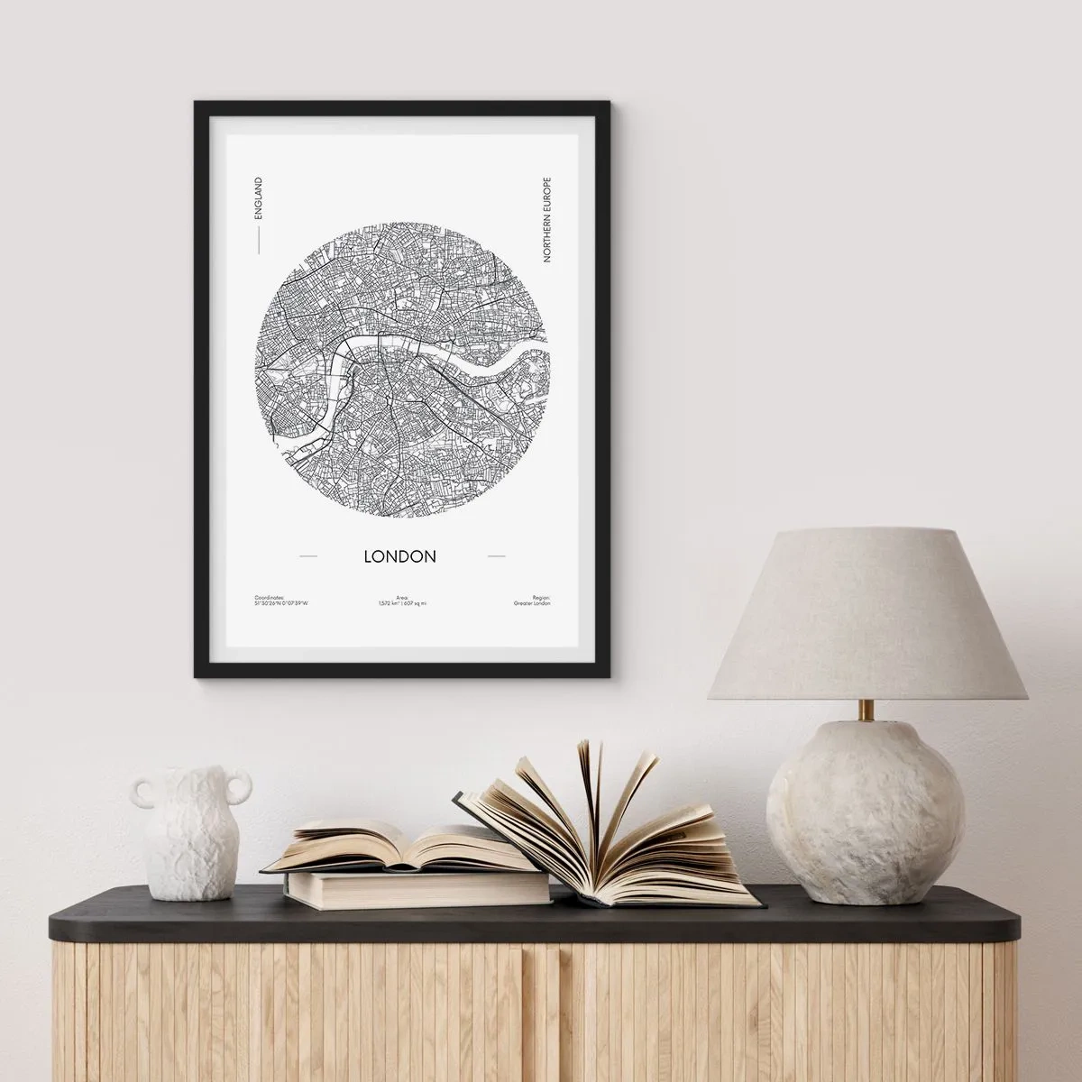 Plagát v čiernom ráme - Minimalistická čiernobiela mapa Londýna - 50x70cm - Anatómia Londýna - Moderná nástenná dekorácia do obývacej izby a spálne ARTTOR