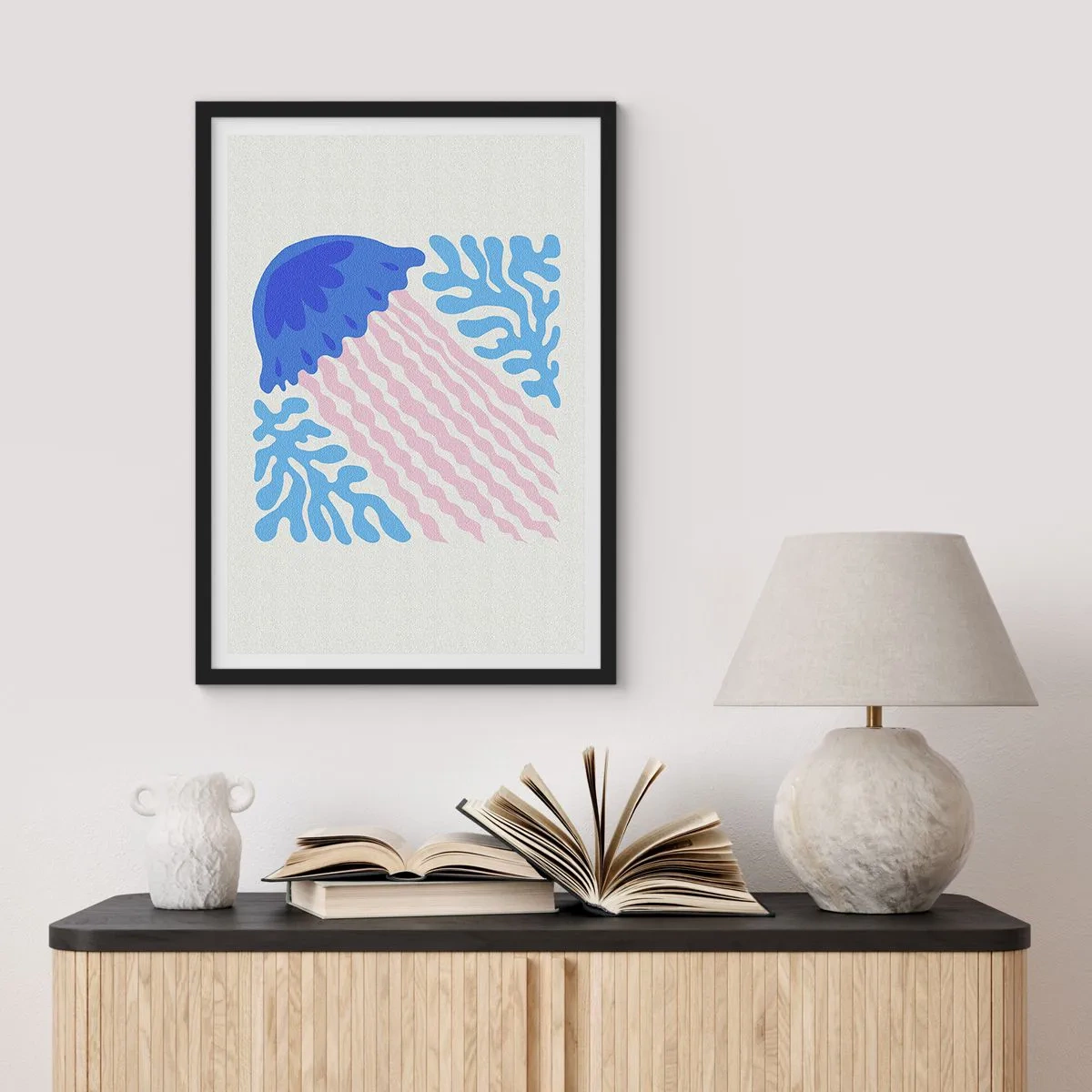Plagát v čiernom ráme - Štylizované medúzy obklopené podvodnou vegetáciou - 50x70cm - Ako z iného sveta - Moderná nástenná dekorácia do obývacej izby a spálne ARTTOR
