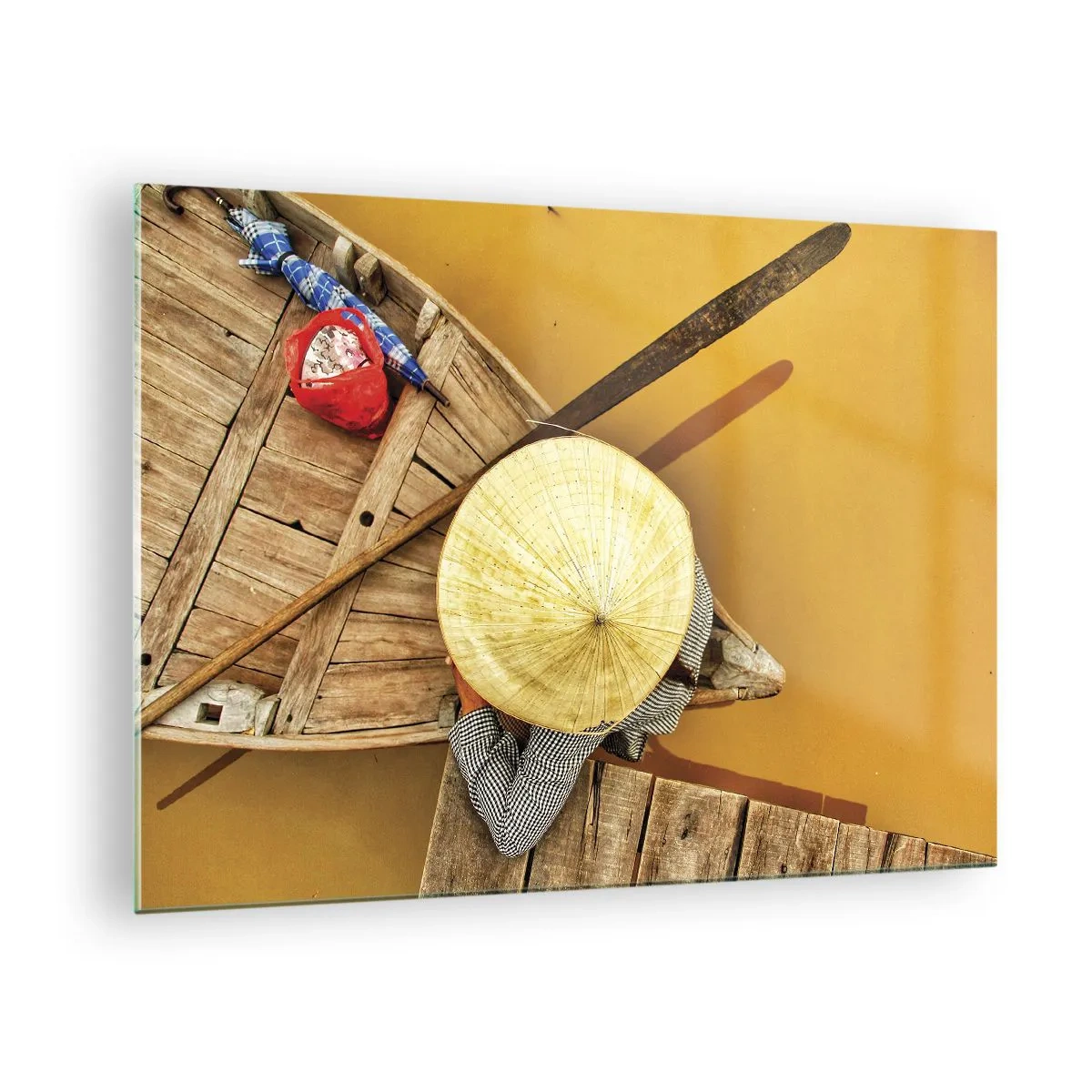 Obraz na skle - Pohľad zhora na loď a osobu s kužeľovitým klobúkom - 70x50cm - Život na žltej rieke - Moderná nástenná dekorácia do obývacej izby a spálne ARTTOR