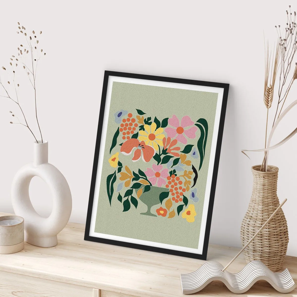 Plagát v čiernom ráme - Farebný kvetinový aranžmán v dekoratívnej váze na zelenom pozadí - 50x70cm - Kytica prekypujúca životom - Moderná nástenná dekorácia do obývacej izby a spálne ARTTOR