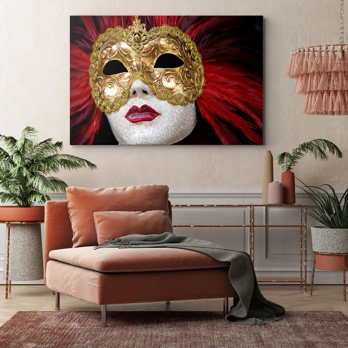 Obraz na plátne - Zlatá benátska maska s červeným perím - 70x50cm - Sľub karnevalového dobrodružstva - Moderná nástenná dekorácia do obývacej izby a spálne ARTTOR