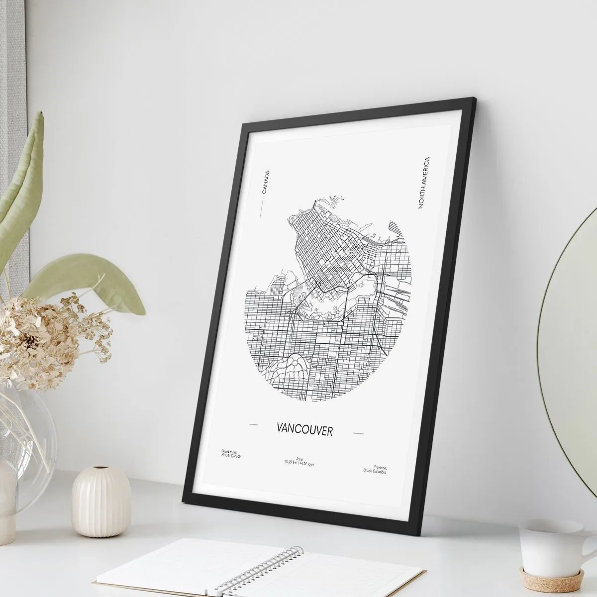 Plagát v čiernom ráme - Minimalistická čiernobiela mapa Vancouveru - 50x70cm - Anatómia Vancouveru - Moderná nástenná dekorácia do obývacej izby a spálne ARTTOR