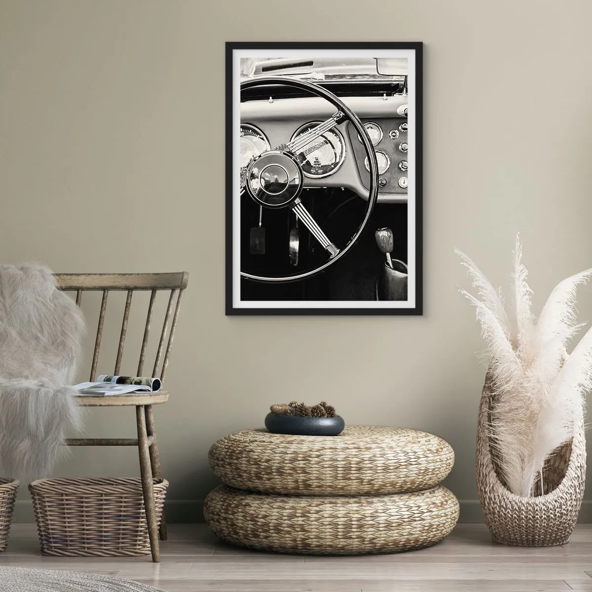 Plagát v čiernom ráme - Interiér veterána v monochromatickom štýle - 50x70cm - Sen zberateľov - Moderná nástenná dekorácia do obývacej izby a spálne ARTTOR