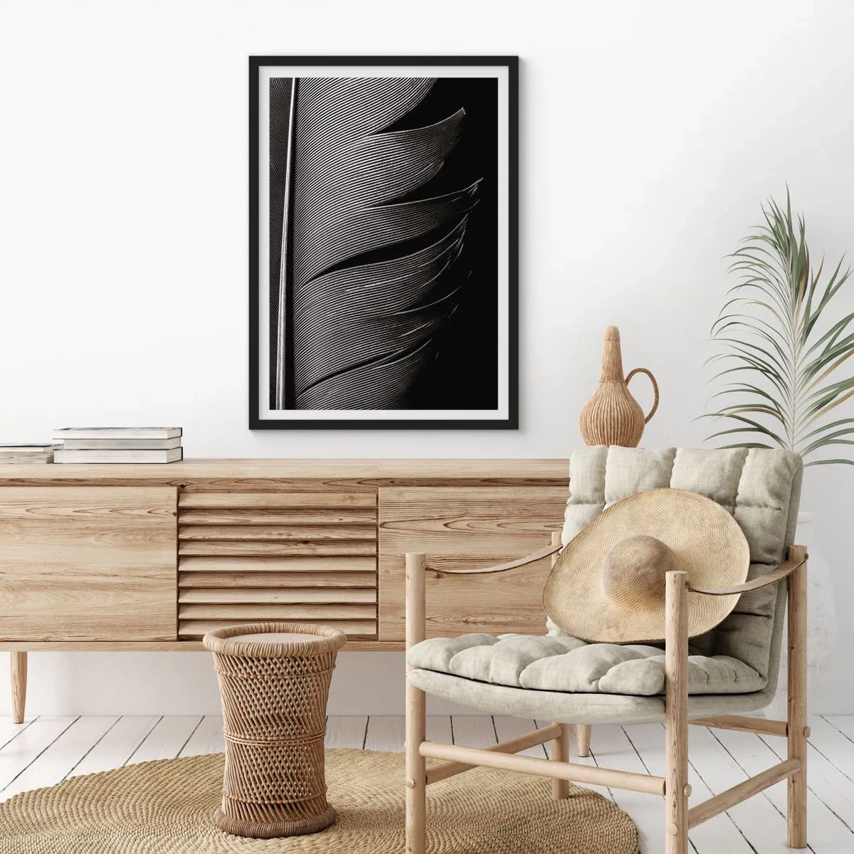 Plagát v čiernom ráme - Minimalistický pohľad na pierko v čiernej a bielej farbe - 50x70cm - Perie – nádherná konštrukcia - Moderná nástenná dekorácia do obývacej izby a spálne ARTTOR