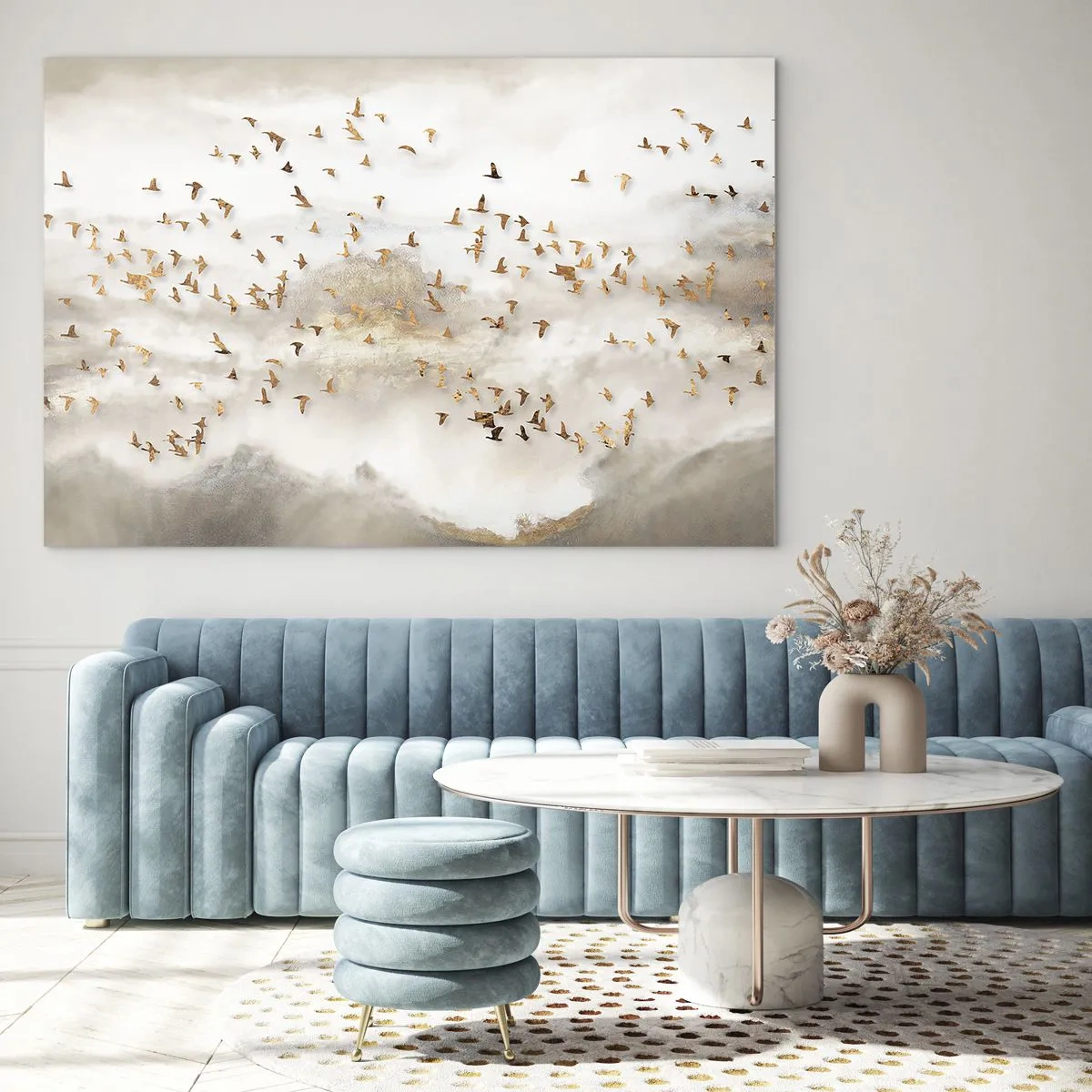 Obraz na skle - Kŕdeľ vtákov letiaci nad hmlistou krajinou - 70x50cm - Už je čas... - Moderná nástenná dekorácia do obývacej izby a spálne ARTTOR
