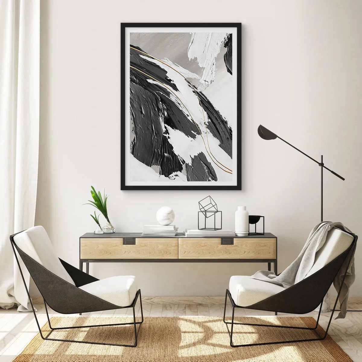 Plagát v čiernom ráme - Abstraktné ťahy štetcom v čiernej, bielej a zlatej farbe - 50x70cm - Veľkorysá abstrakcia - Moderná nástenná dekorácia do obývacej izby a spálne ARTTOR