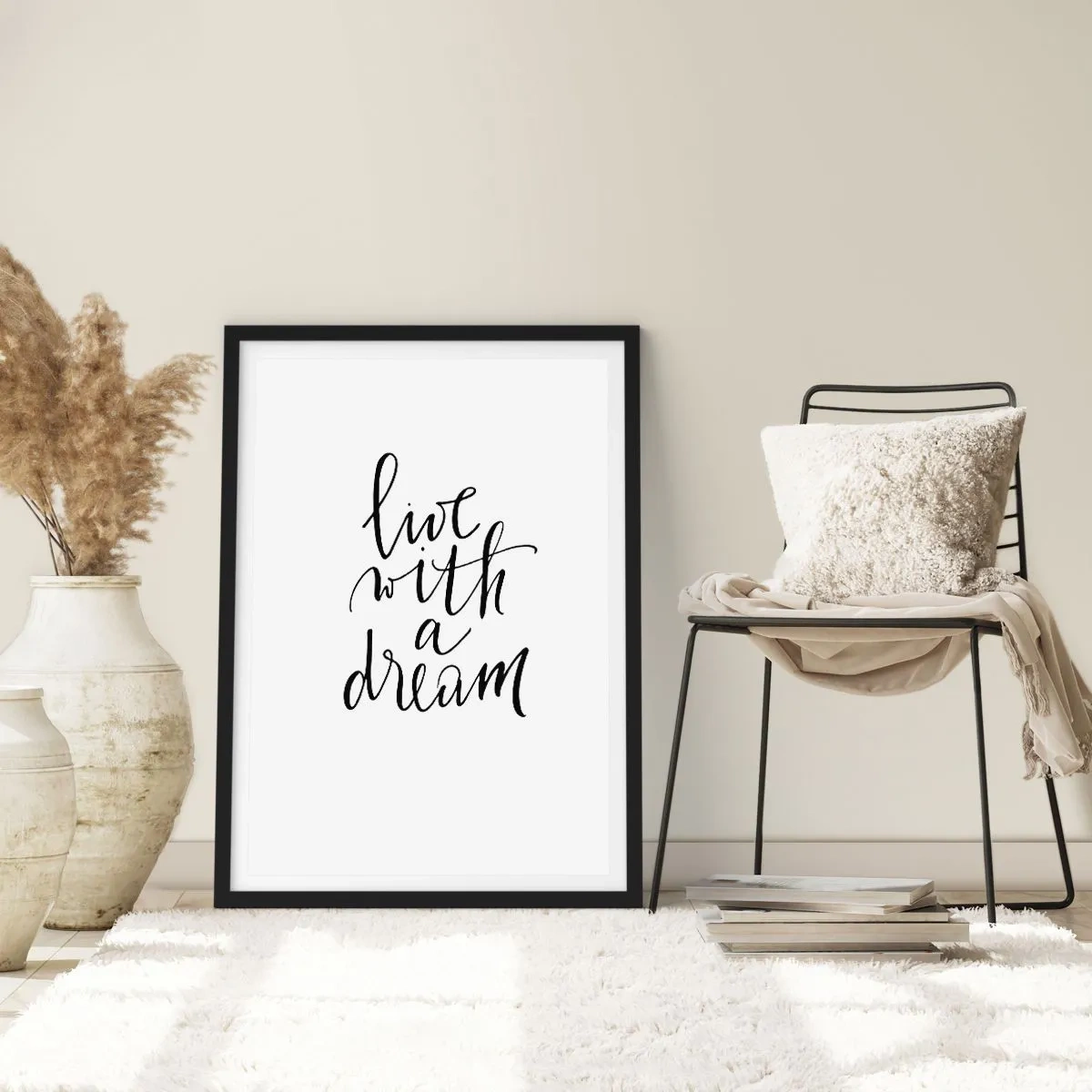 Plagát v čiernom ráme - Minimalistický nápis „Žiť so snom“ na bielom pozadí - 50x70cm - Of course - Moderná nástenná dekorácia do obývacej izby a spálne ARTTOR