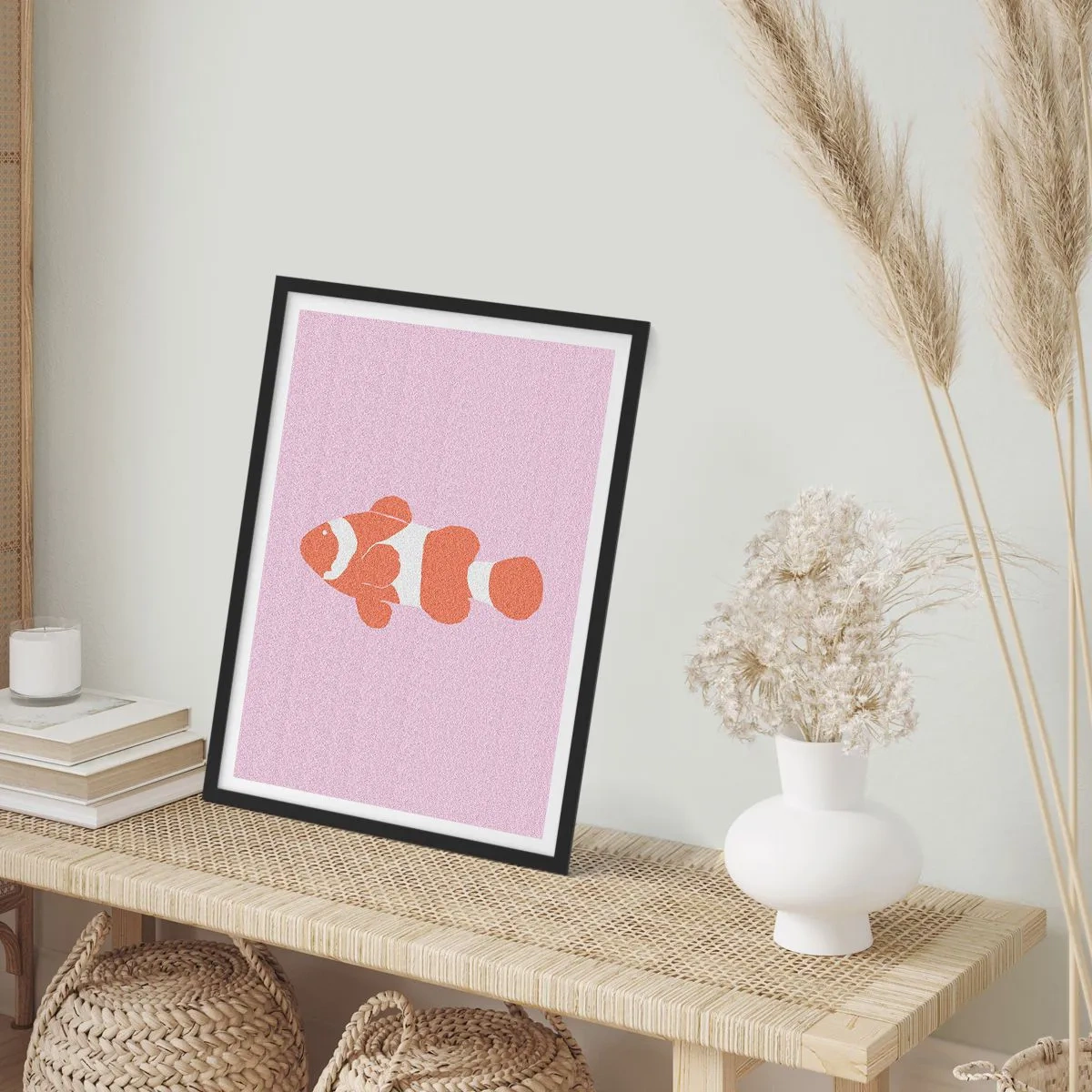 Plagát v čiernom ráme - Oranžový klaun na fialovom pozadí - 50x70cm - Korále jej pristanú - Moderná nástenná dekorácia do obývacej izby a spálne ARTTOR