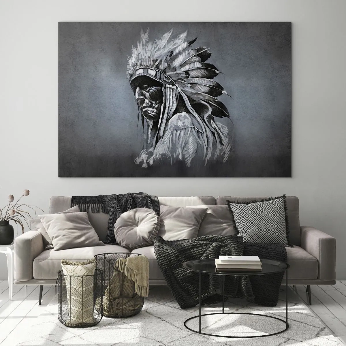 Obraz na skle - Portrét muža s čelenkou z peria na tmavom, sivom pozadí - 70x50cm - Návrat k základom - Moderná nástenná dekorácia do obývacej izby a spálne ARTTOR