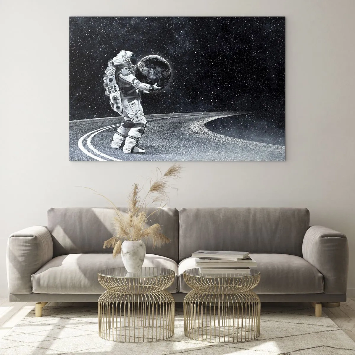 Obraz na skle - Astronaut nesie Zem na ceste vesmírom - 70x50cm - Na Mliečnej dráhe - Moderná nástenná dekorácia do obývacej izby a spálne ARTTOR