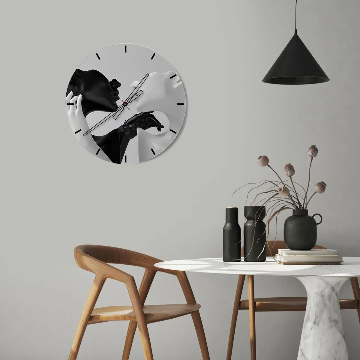 Nástenné hodiny - Čiernobiela dvojica tvárí a rúk v detailnom zábere. - 30x30cm - Príťažlivosť – túžba - Moderná nástenná dekorácia do obývacej izby, kuchyne a spálne ARTTOR