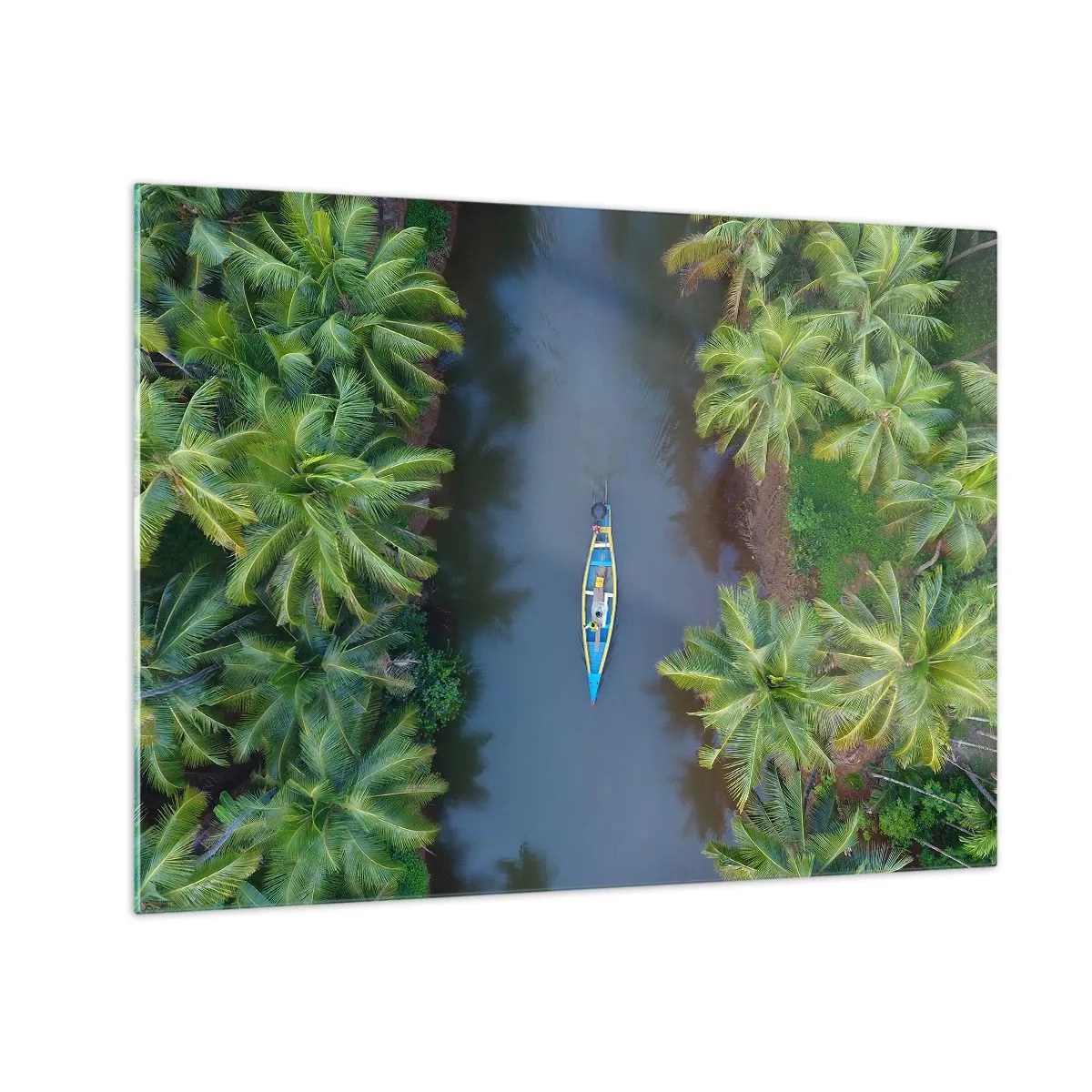 Obraz na skle - Pohľad z vtáčej perspektívy na loď plávajúcu cez kanál medzi tropickými palmami - 70x50cm - Na tropickom chodníku - Moderná nástenná dekorácia do obývacej izby a spálne ARTTOR