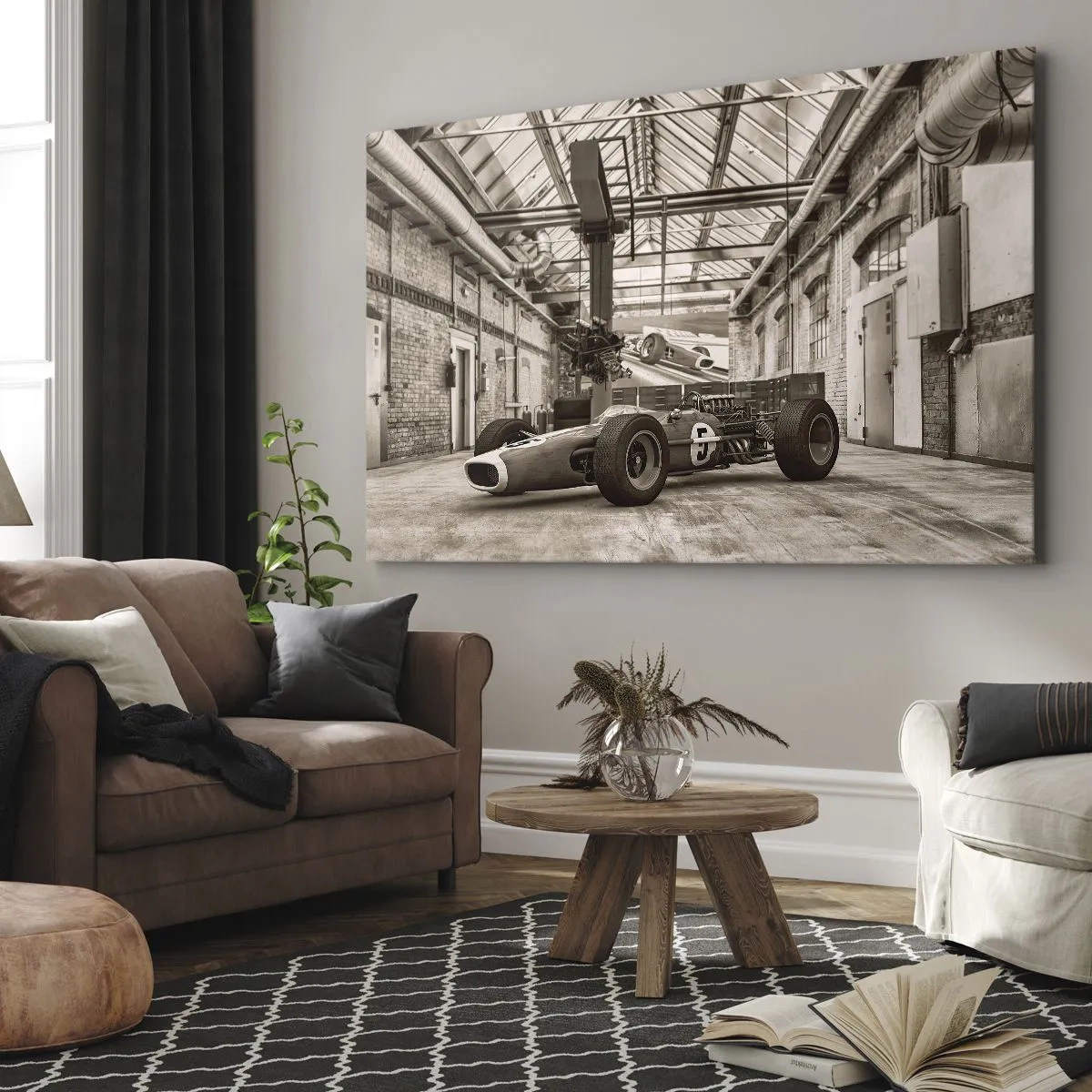 Obraz na plátne - Čiernobiele pretekárske auto v industriálnom interiéri - 70x50cm - Odpočinok víťaza - Moderná nástenná dekorácia do obývacej izby a spálne ARTTOR