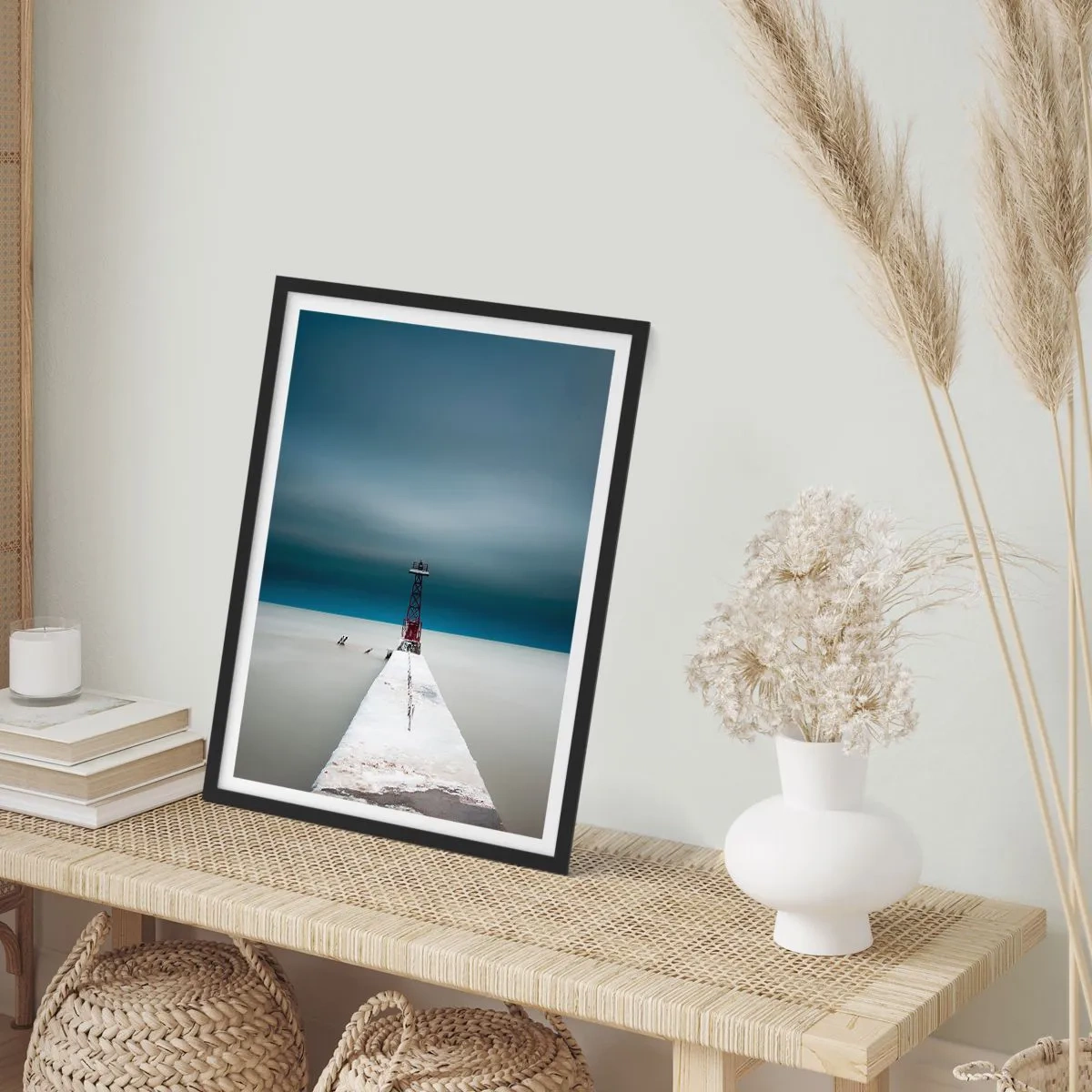 Plagát v čiernom ráme - Maják na konci móla v minimalistickom štýle - 50x70cm - Stretnúť sa s nekonečnom - Moderná nástenná dekorácia do obývacej izby a spálne ARTTOR