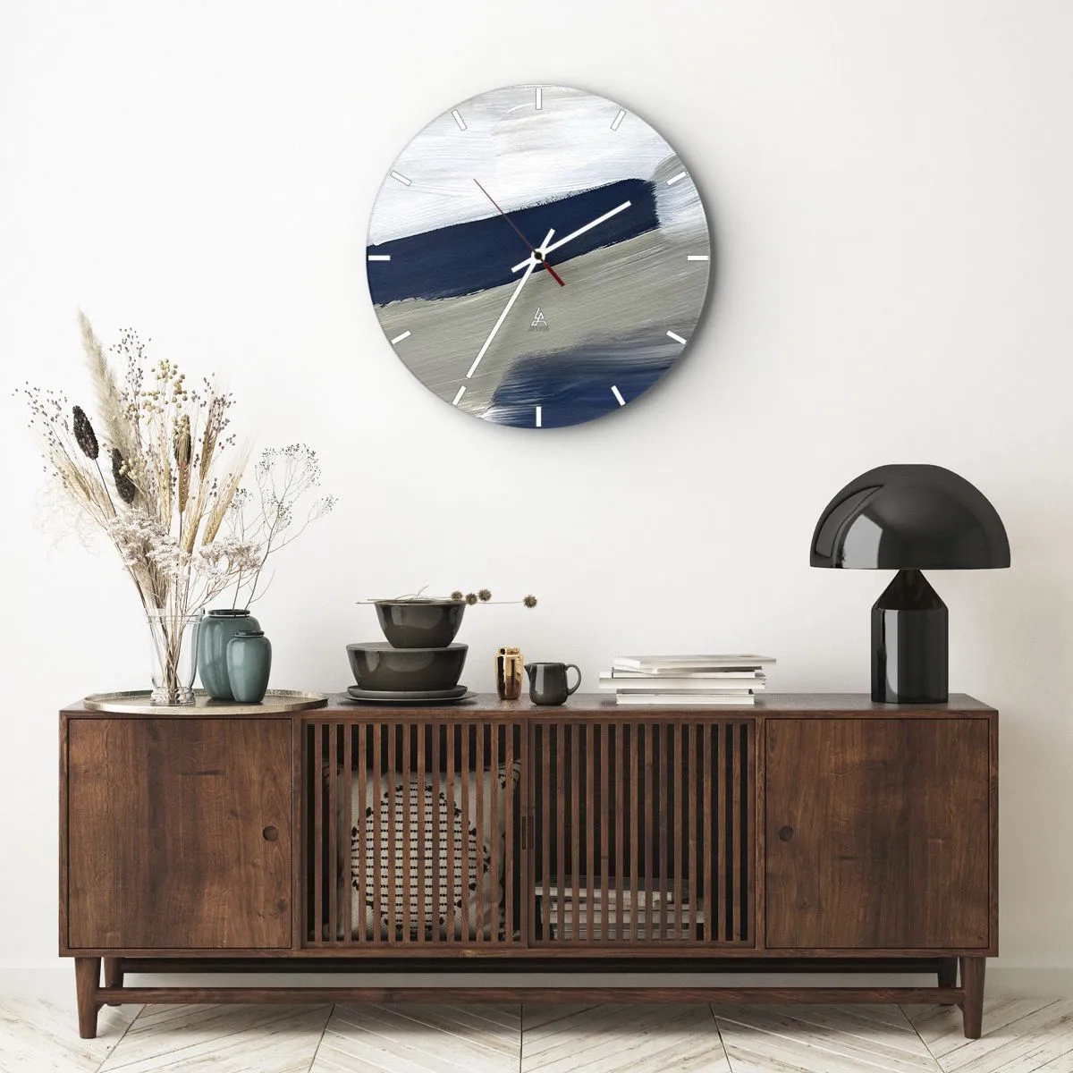 Nástenné hodiny - Abstraktné ťahy štetcom v bielej a námorníckej modrej farbe - 30x30cm - Stretnutie s bielou - Moderná nástenná dekorácia do obývacej izby, kuchyne a spálne ARTTOR