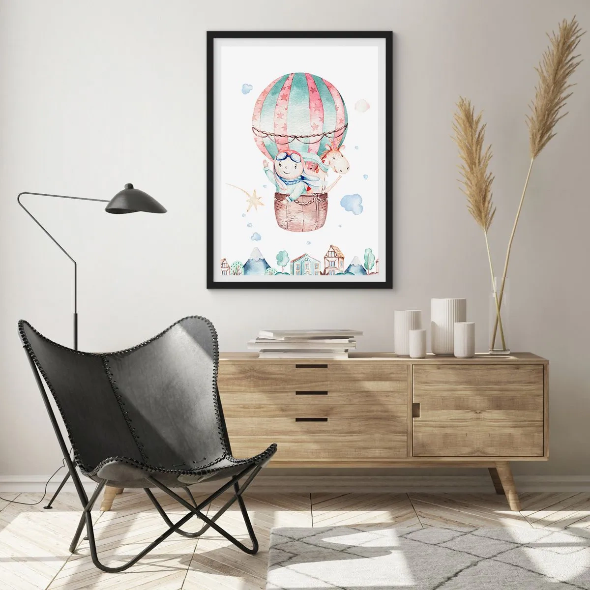 Plagát v čiernom ráme - Roztomilá ilustrácia plyšového medvedíka lietajúceho v balóne nad mestom - 50x70cm - Čoskoro sa vrátime! - Moderná nástenná dekorácia do obývacej izby a spálne ARTTOR