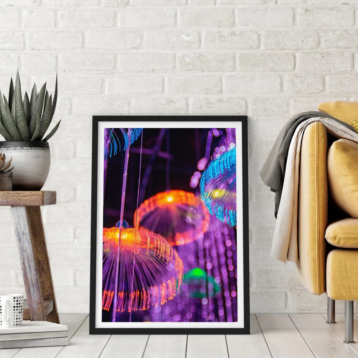 Plagát v čiernom ráme - Farebná, futuristická medúza v neónovom svetle - 50x70cm - Svetelná fontána - Moderná nástenná dekorácia do obývacej izby a spálne ARTTOR